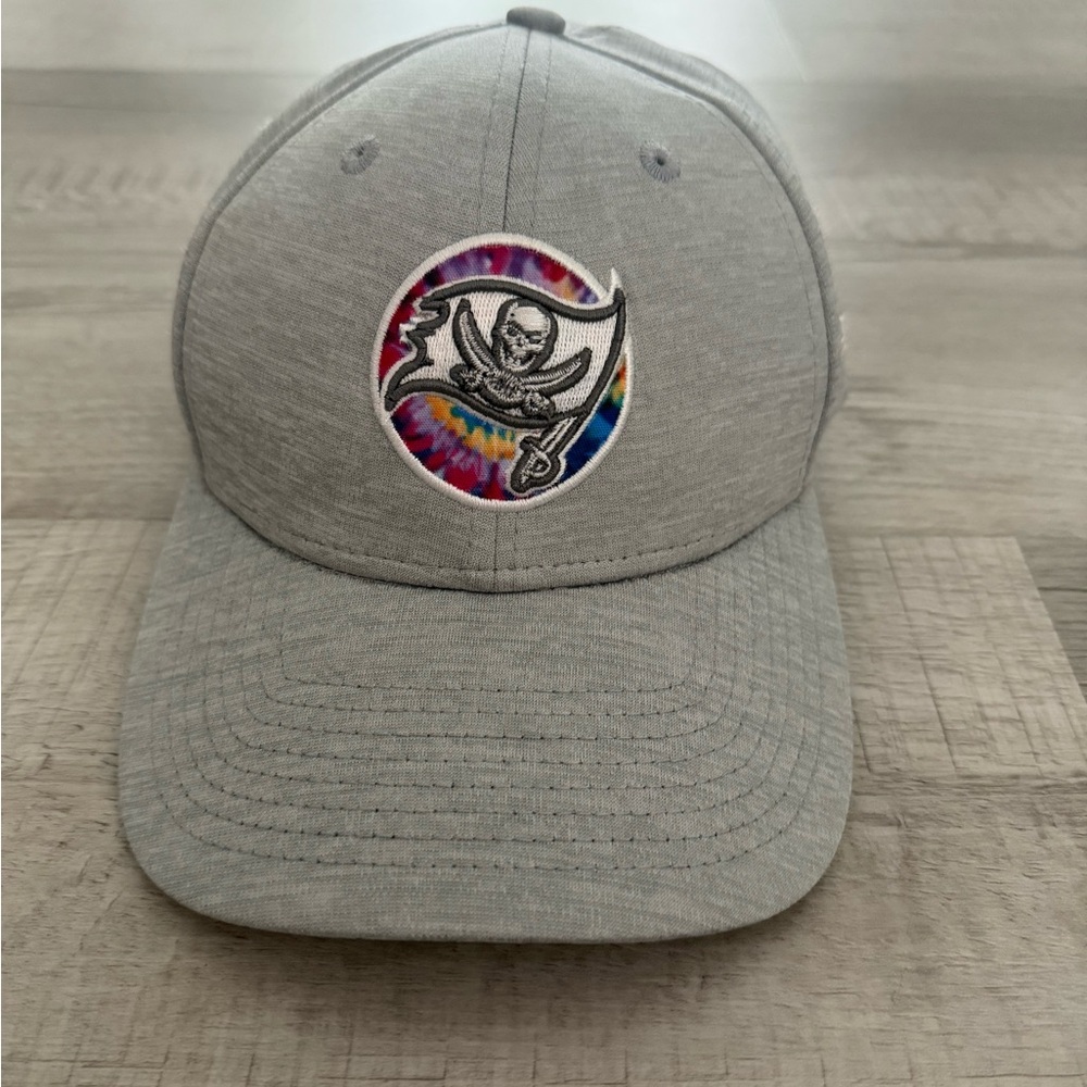Tampa Bay Bucs- NFL Crucial Catch Light Gray Hat
